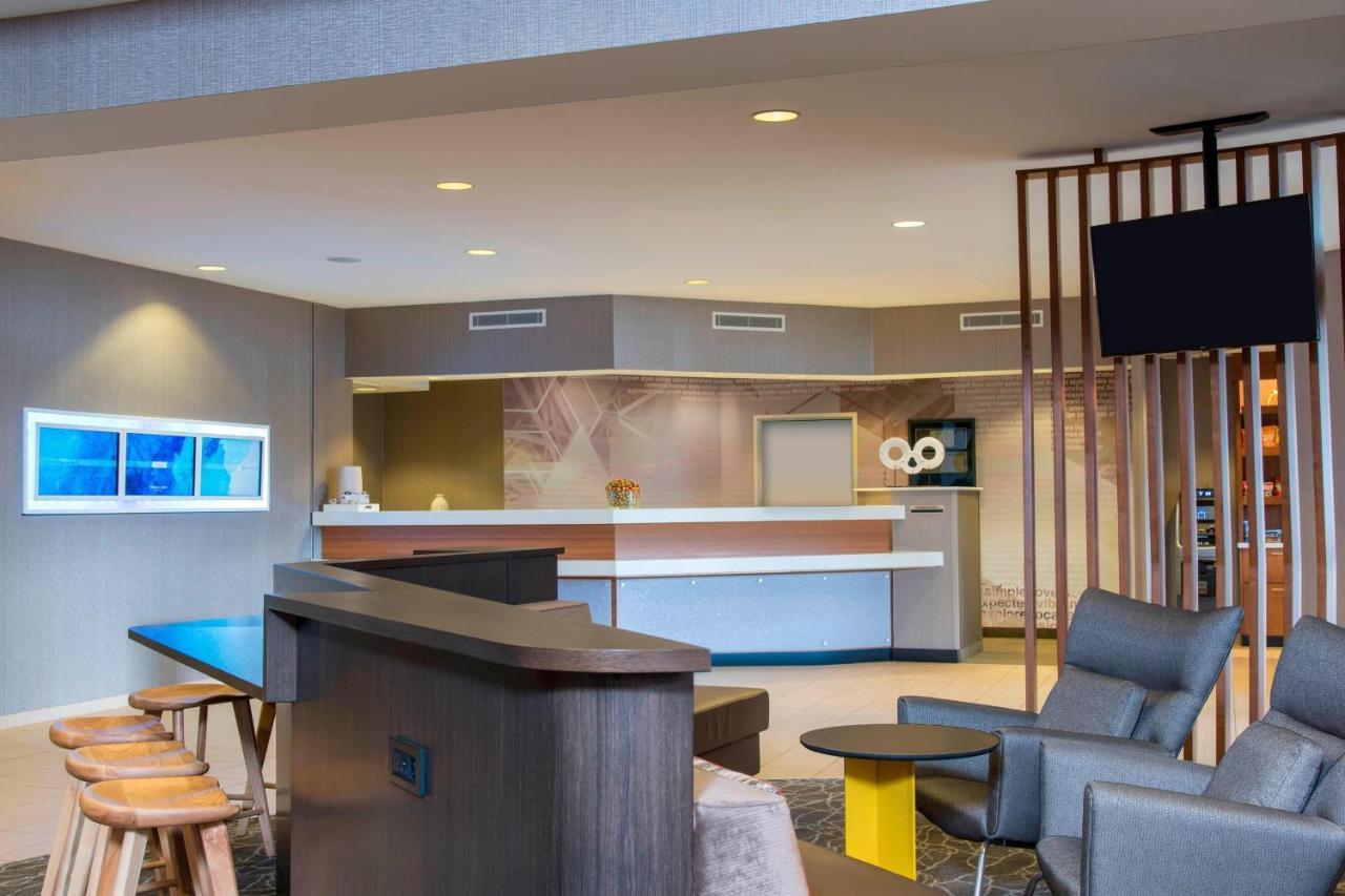 Springhill Suites Grand Rapids North Exterior photo