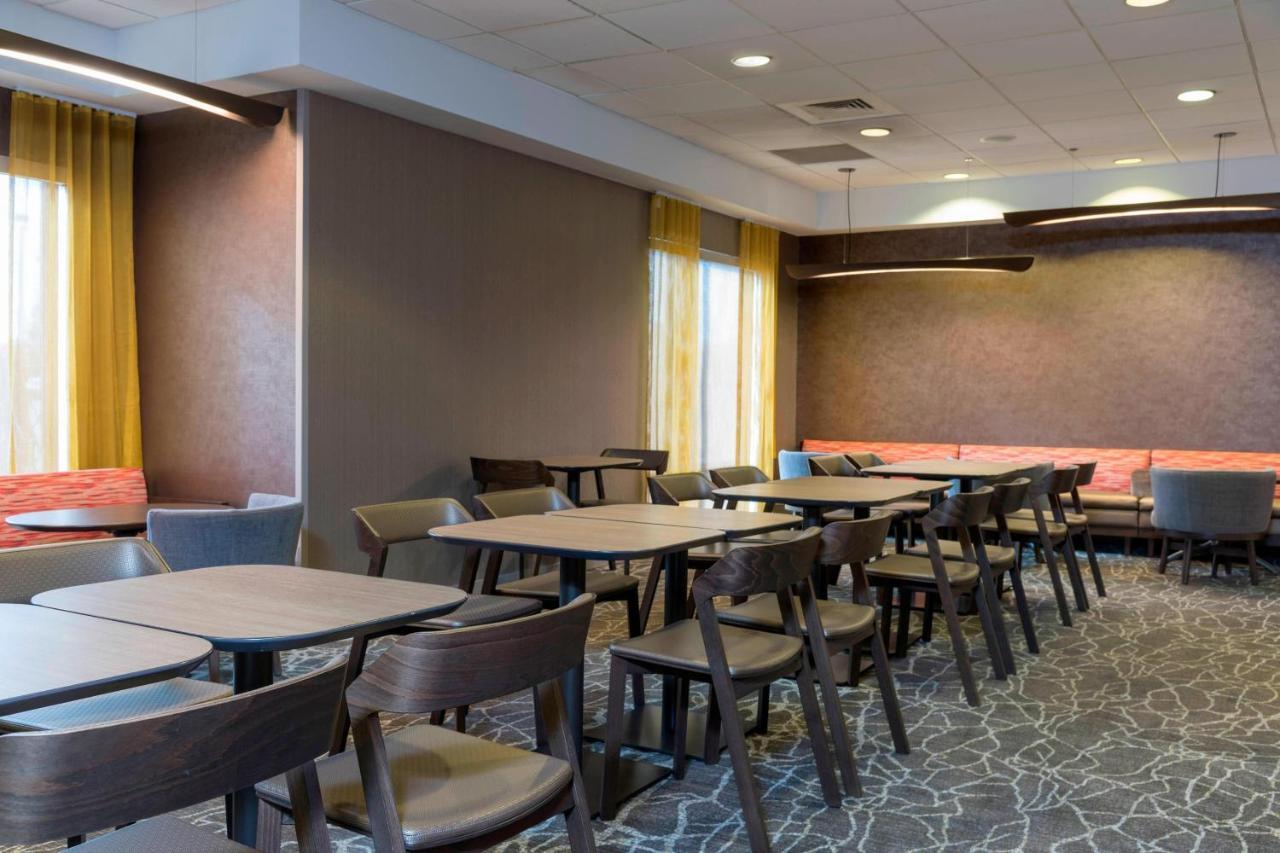 Springhill Suites Grand Rapids North Exterior photo