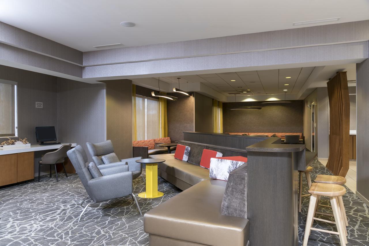 Springhill Suites Grand Rapids North Exterior photo