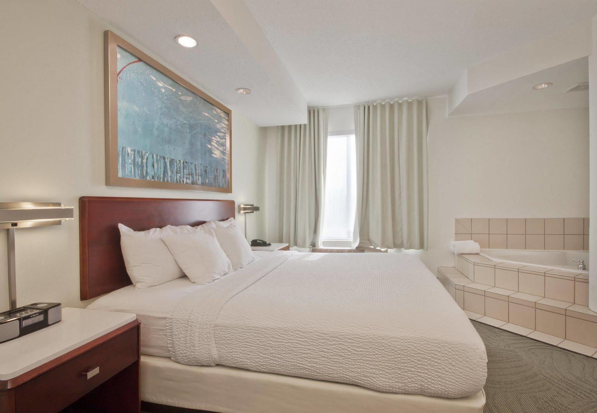 Springhill Suites Grand Rapids North Exterior photo